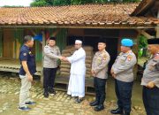 Safari Kamtibmas dan Bantuan Tempat Ibadah, Polres Metro Bekasi Kunjungi Ponpes AR Romlah