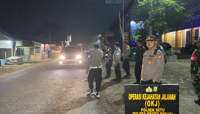 Cipta Kondusif Wilayah, Polsek Setu Gelar Operasi Jalanan dan Patroli Biru di Titik Rawan Tindak Kejahatan Jalanan