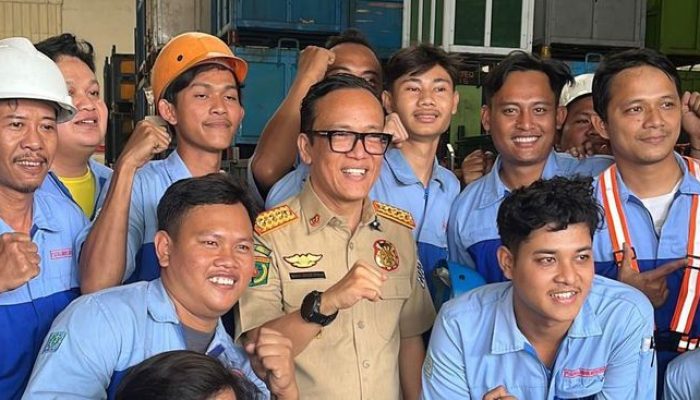 Wamenaker Sidak Perusahaan di Cikarang, Bongkar Praktik Magang Menyimpang