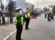 Polsek Cikarang Pusat Gelar Gatur Lalu Lintas di Jembatan Tegal Danas, Arus Kendaraan Ramai Lancar