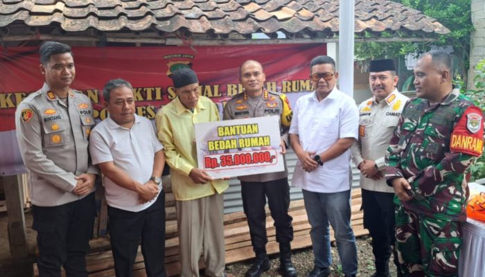 Polres Metro Bekasi Hadirkan Harapan Baru Lewat Program Bedah Rumah di Desa Jatiwangi