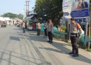 Polsek Sukatani Lakukan Penyekatan Massa di Depan Terminal Sukatani
