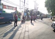 Polsek Sukatani Gelar Gatur Lalin Pagi di Pertigaan Pasar Bancong Sukatani