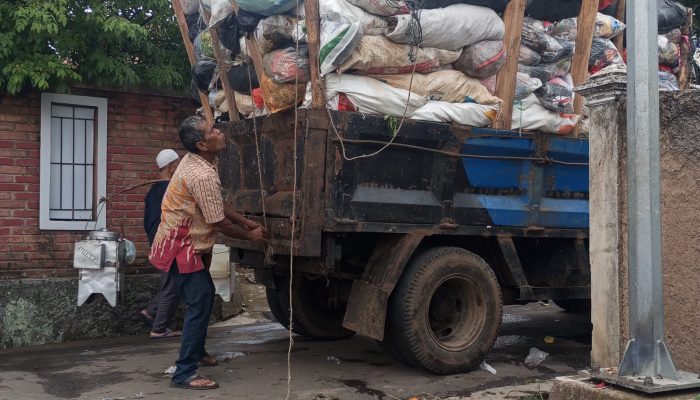Diduga Sumber sampah Dari Pasar K5 Cikalongkulon Tidak Hadir Saat Jumsih Jadi Sorotan