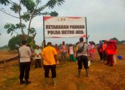 Polsek Cikarang Pusat Dukung Program Ketahanan Pangan, Pemupukan Jagung di Lahan 25 Hektar Berjalan Lancar