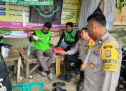 Polsek Sukatani Gelar Bakti Sosial, Bagikan Makan Siang untuk Driver Ojek Online
