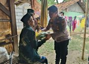 Polsek Pebayuran Gelar Jum’at Berkah, Santuni Warga Sakit di Desa Sumber Sari”