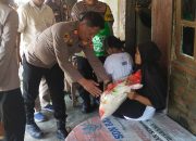 Kapolsek Pebayuran Salurkan Bantuan untuk Warga Disabilitas di Momen Jumat Berkah