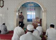 Kanit Binmas Polsek Cikarang Pusat Ajak Warga Perkuat Harkamtibmas Lewat Sholat Jumat Berjamaah di Masjid Al Huda