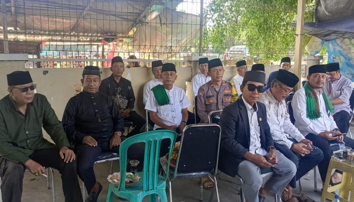 Bhabinkamtibmas dan Babinsa Hadiri Peringatan Maulid Nabi Muhammad SAW di Desa Jejalenjaya