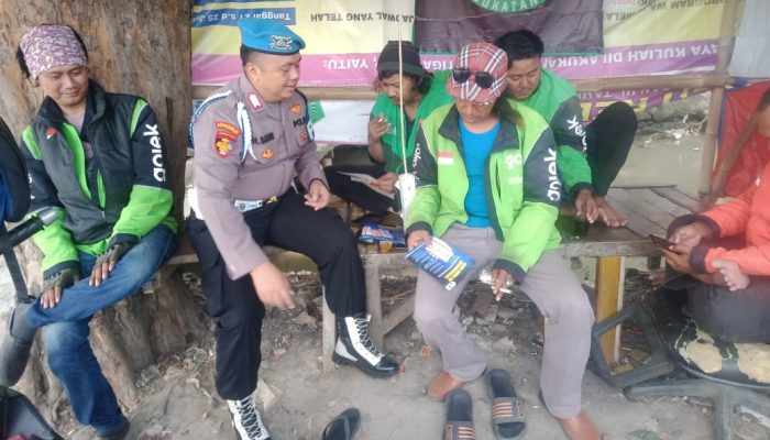 Polsek Sukatani Sosialisasikan Layanan Pengaduan (Yanduan) Divpropam Polri Melalui Pemasangan Banner dan Spanduk