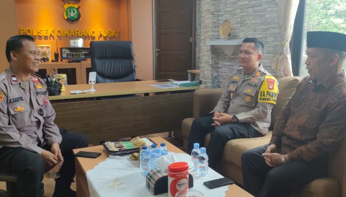 Polsek Cikarang Pusat Terima Kunjungan Ketua MUI Kabupaten Bekasi, Perkuat Sinergi Jaga Kamtibmas