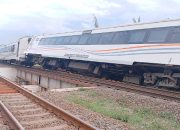 Kereta Api Purwojaya Anjlok di Kedunggede Kedungwaring Bekasi, Berikut Keterangan Warga