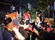 Polres Metro Bekasi Terjunkan Personel Evakuasi Warga Sukatani Terdampak Banjir Akibat Jebolnya Bendungan CBL