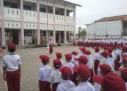 Polsek Cikarang Pusat Gelar Program “POLICE GO TO SCHOOL” Di SDN 01 Pasirtanjung