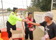 Kapolres Metro Bekasi Bersama Plt Bupati dan Forkopimda Tinjau Langsung Warga Terdampak Banjir di Kampung Poncol