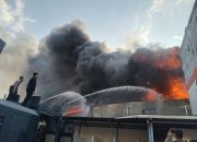 Kebakaran Luluh Lantakkan Toko Serba Ada Di Cianjur