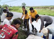 Polsek Pebayuran Bersama Koramil 11 Gelar Giat Korve di Desa Bantar Jaya