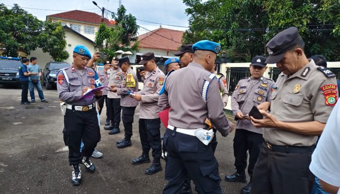 Polsek Cikarang Timur Gelar Gaktiblin dan Tes Urine, Pastikan Personel Bebas Narkoba