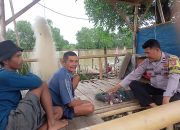 Polsek Muara Gembong Sambangi Warga Nelayan Desa Pantai Bahagia, Perkuat Harkamtibmas di Bulan Ramadan