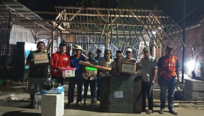Solidaritas Nyata, PMI Kabupaten Bekasi Salurkan Bantuan kepada Warga Desa Sumberurip