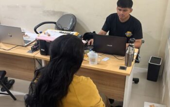 Polisi Amankan Seorang IRT Diduga Edarkan Narkoba di Karawang , Barang Bukti Disembunyikan Dalam Kondom