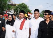 Gunawan Resmi Daftar Bakal Calon Kepala Desa Sumberurip Diantar Keluarga Dan Ratusan Pendukung ke Meja Panitia