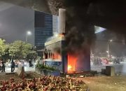 Usai Demo 27 Agustus, Kelompok Anarko Rusak Pos Polisi di Pejompongan