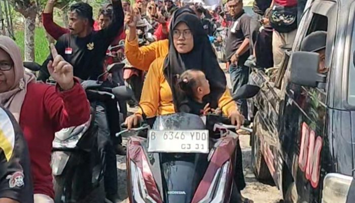 Dikawal Ribuan Simpatisan, Bahrudin Nomor Urut 1 Gelar Kampanye Keliling Desa Karangreja